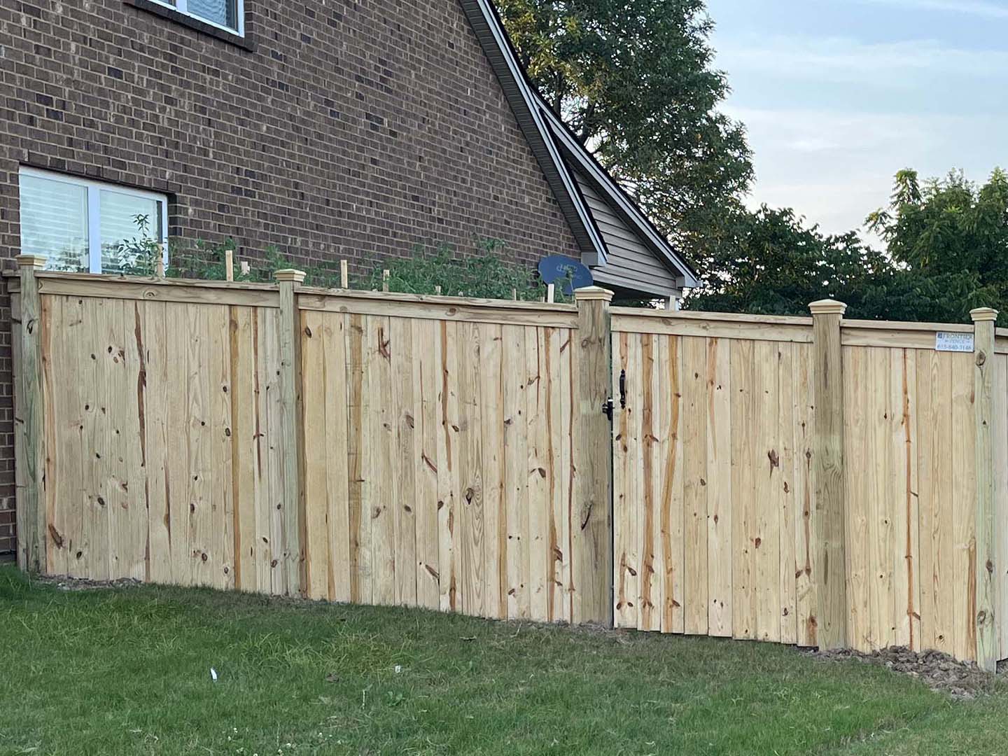 Photo of a wood fence from a Gallatin TN Fencing Contractor