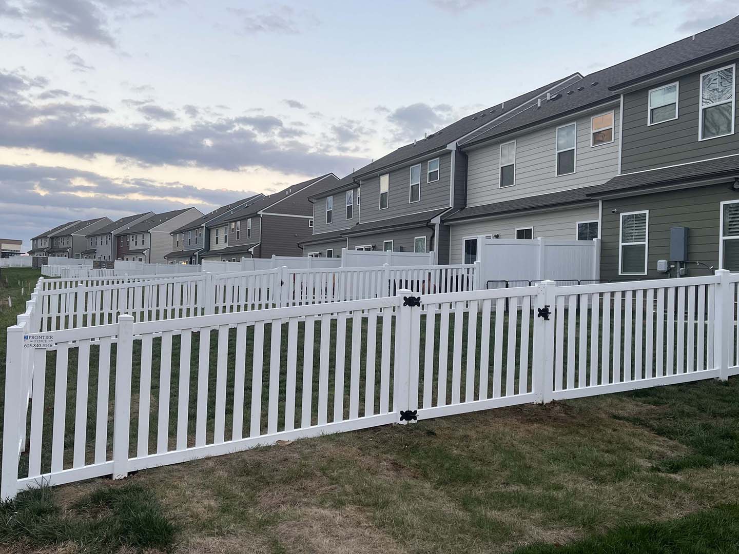 Photo of a Bowling Green KY vinyl fence