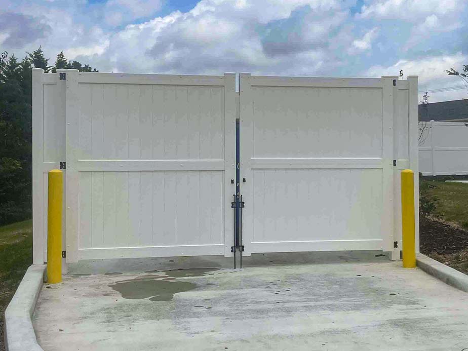 Commercial Vinyl Fence Company In Middle Tennessee & Southern Kentucky