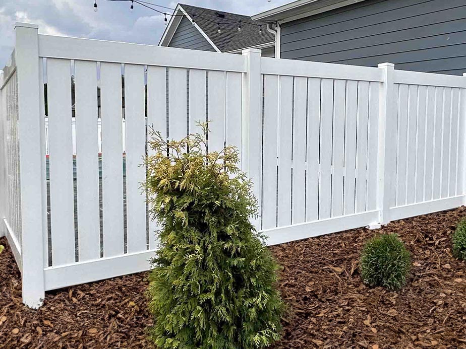 Residential Vinyl Fence Company In Middle Tennessee & Southern Kentucky
