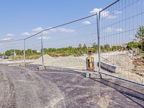 Blog about DIY fence materials in Bowling Green, Kentucky
